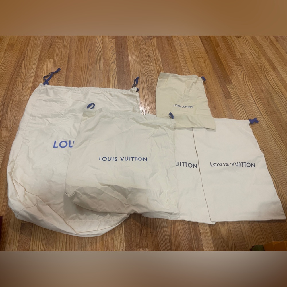 Lv dust bags